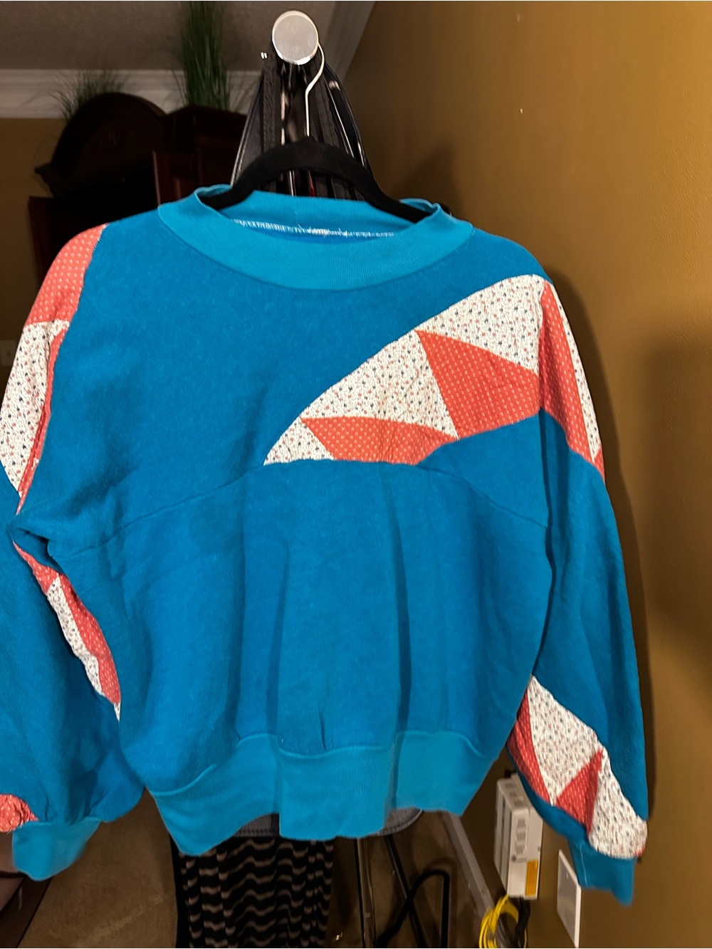 Handmade Sweater with patchwork - Picture 7 of 7